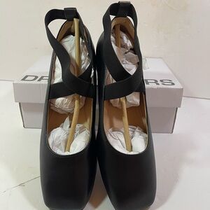 Dream Pairs Black Flats with Cross Straps